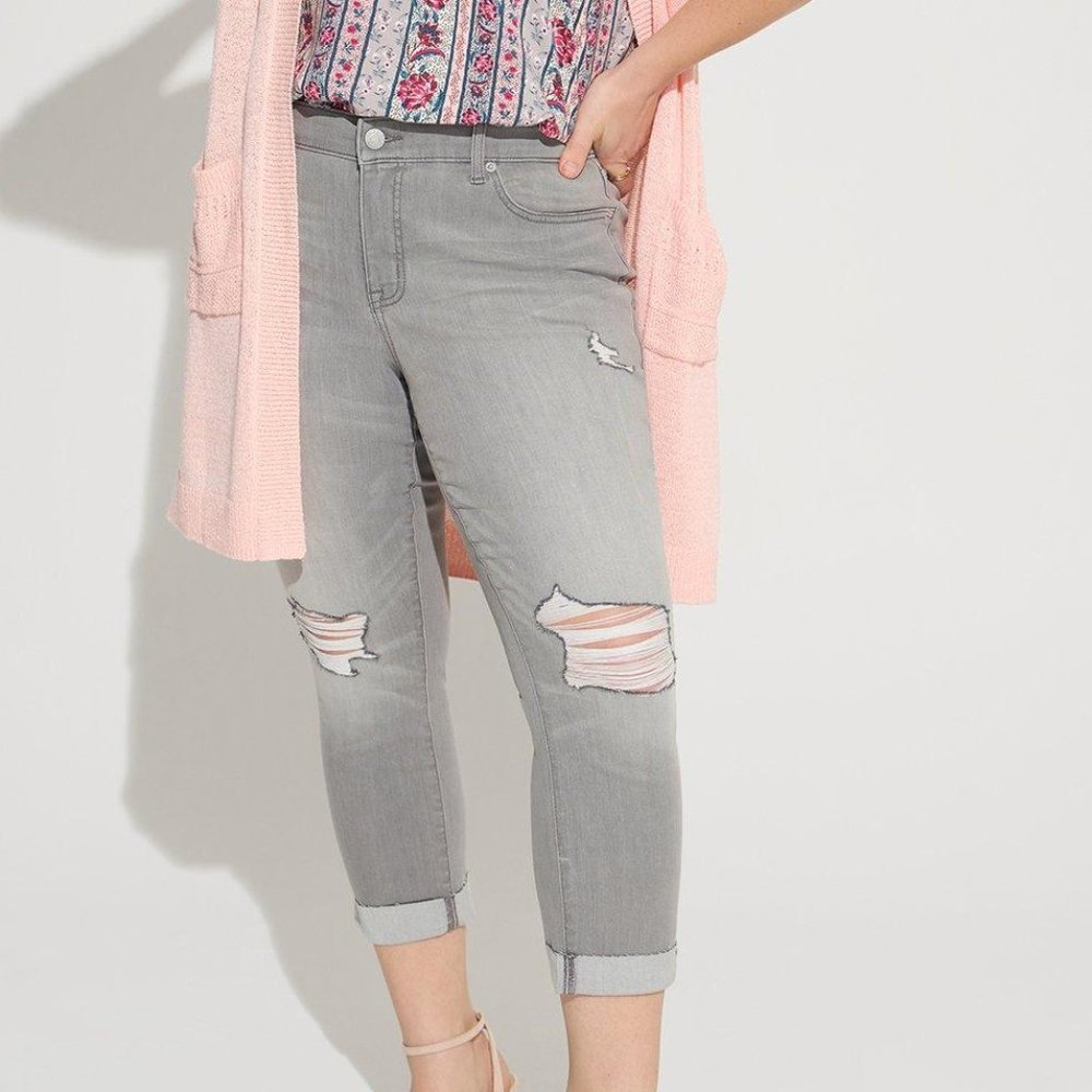 NWT Torrid Boyfriend Straight Super Soft Jean Short Length